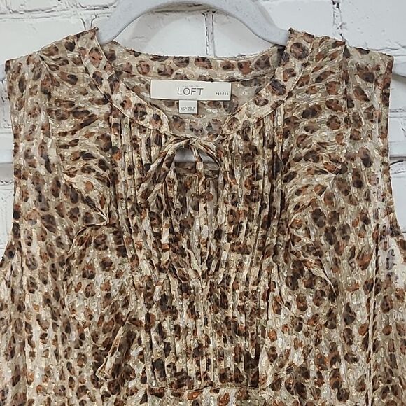LOFT Petites Cheetah Print Swiss Dot Sheer Sleeveless Blouse Ruffle Pleated Top - Picture 2 of 12